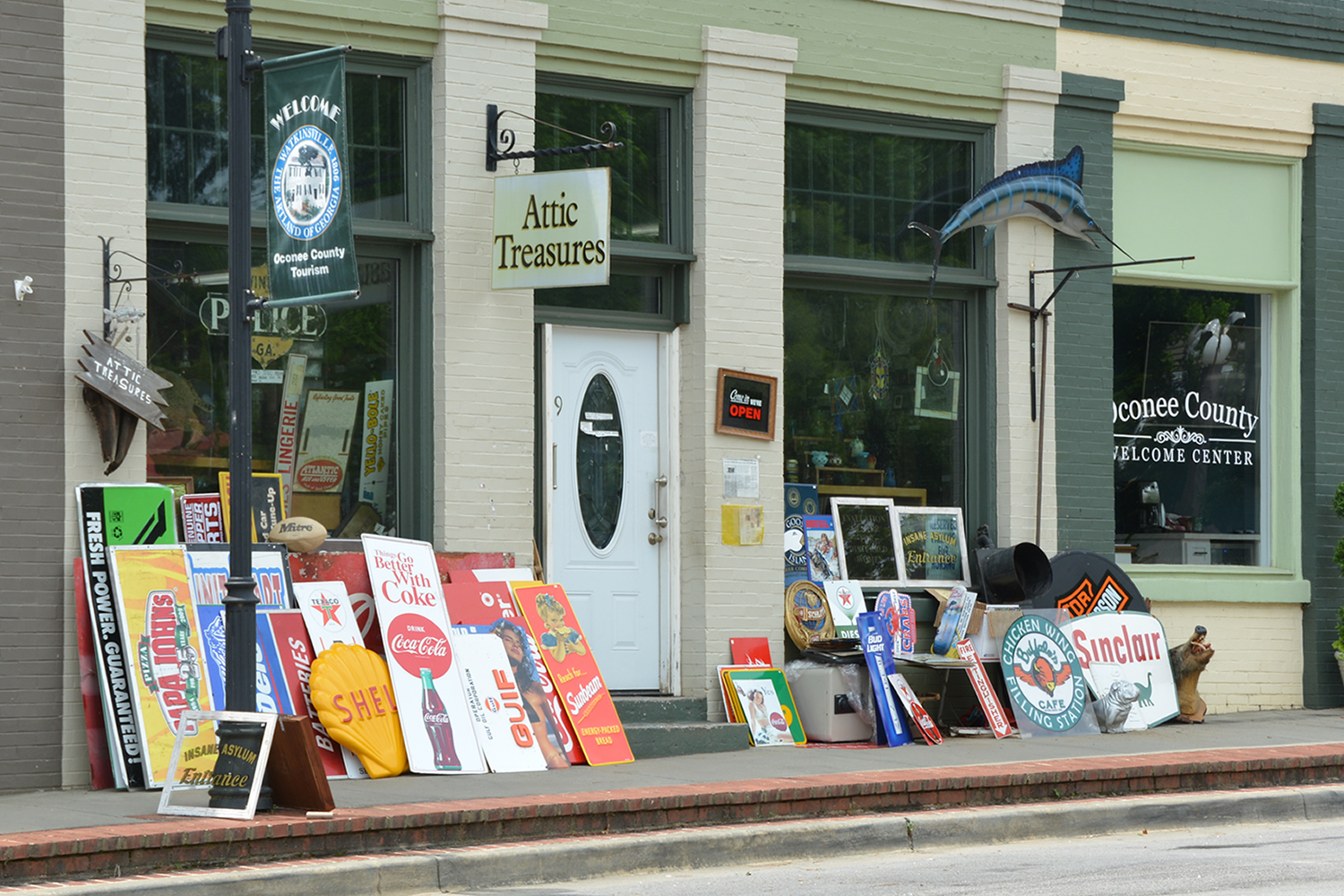 Attic Treasures antiques store in Watkinsville, GA